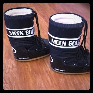 The original Moon Boots.